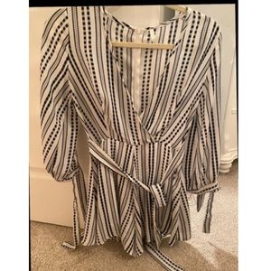 Women’s small many and white long sleeve romper